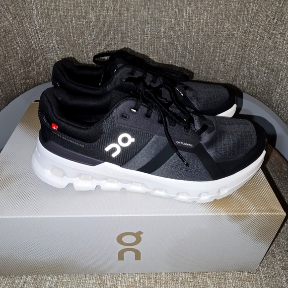 On Cloud cloudrunner 2 sz8.5W women OBO - Picture 1 of 9